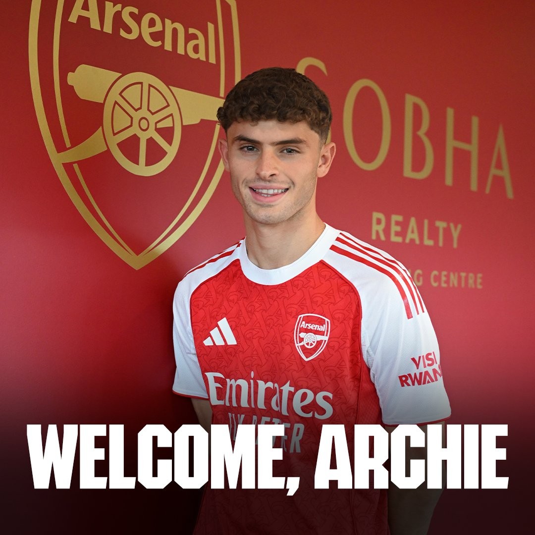 岁边锋阿奇, 森纳青训学